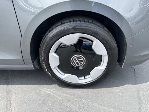 Certified 2025 Volkswagen ID. Buzz Pro S Plus RWD image 6