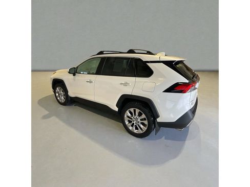 Used 2019 Toyota RAV4 Limited image 4