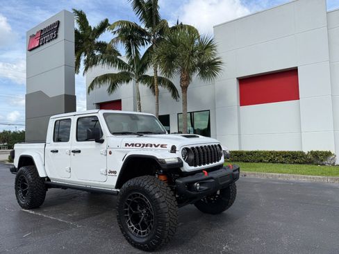 Used 2024 Jeep Gladiator Mojave image 1