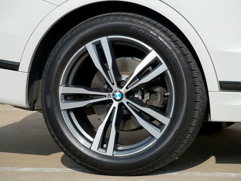 Used 2019 BMW X7 xDrive40i w/ Premium Package AWD/4WD image 31