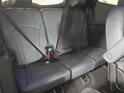 Used 2024 Buick Enclave Premium image 10