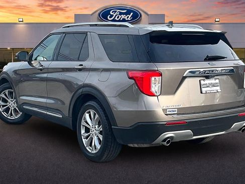 Used 2021 Ford Explorer Limited w/ Equipment Group 301A RWD image 2