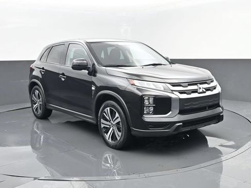 Used 2025 Mitsubishi Outlander Sport ES AWD/4WD image 3