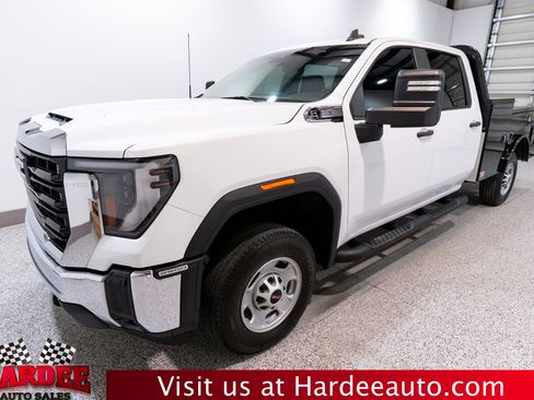 Used 2024 GMC Sierra 2500 Pro w/ Convenience Package RWD image 2
