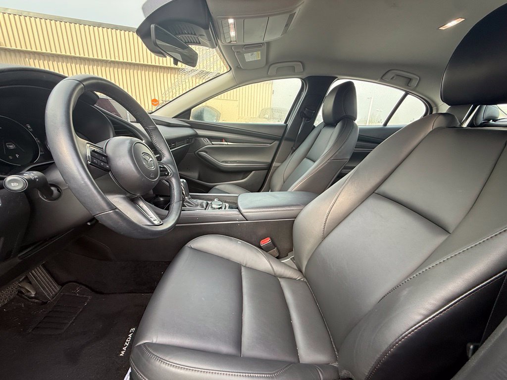 Used 2024 MAZDA MAZDA3 s FWD image 5