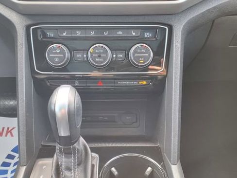 Used 2023 Volkswagen Atlas Cross Sport SE w/ Panoramic Sunroof Package image 32