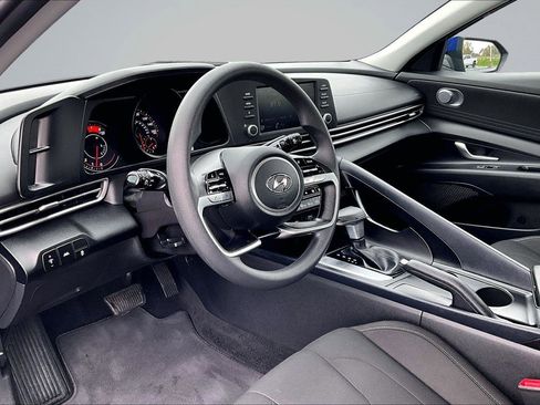 Used 2022 Hyundai Elantra SEL FWD image 14