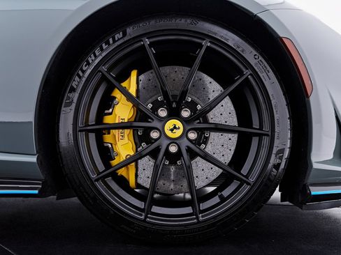 Used 2023 Ferrari 812 GTS RWD image 59