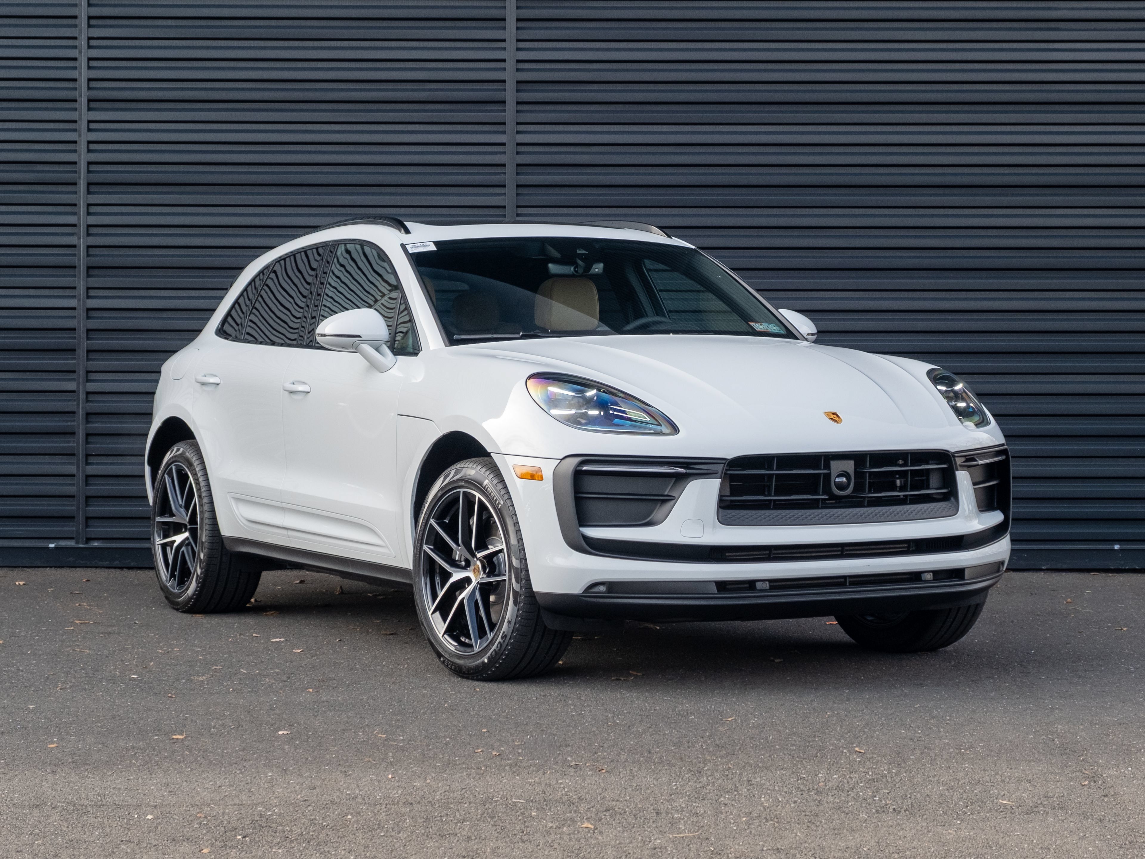 Certified 2026 Porsche Macan AWD/4WD image 10