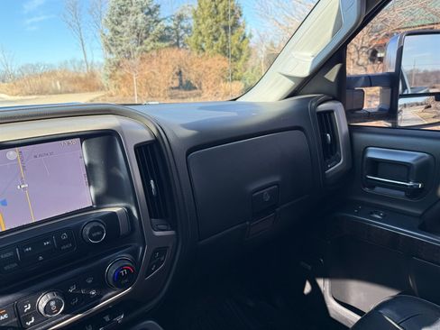 Used 2015 GMC Sierra 2500 Denali image 19