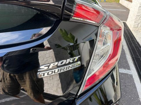 Used 2018 Honda Civic Sport Touring image 5