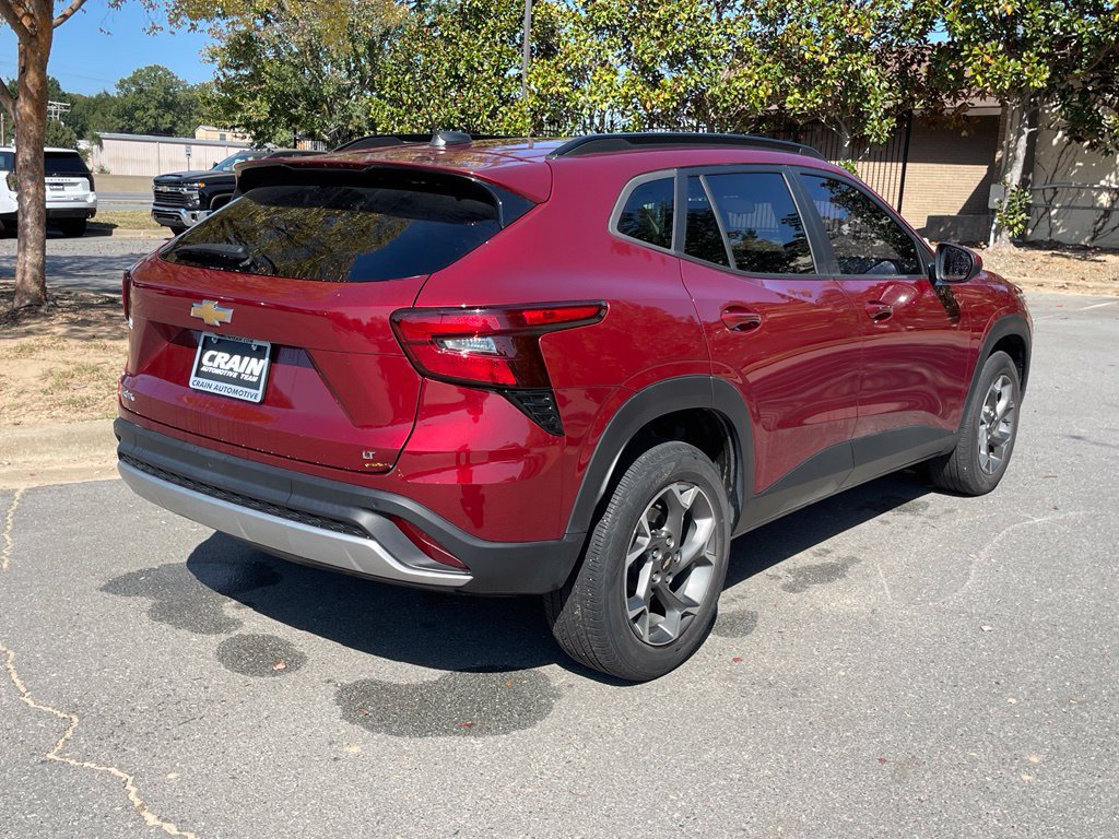 Used 2025 Chevrolet Trax LT w/ Driver Confidence Package FWD image 8