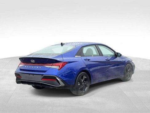 New 2026 Hyundai Elantra SEL Sport image 4