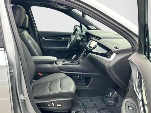 Used 2025 Cadillac XT6 Premium Luxury w/ Technology Package image 22
