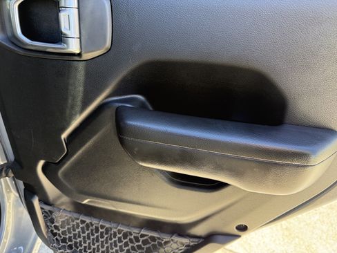 Used 2019 Jeep Wrangler Unlimited Sport S image 16