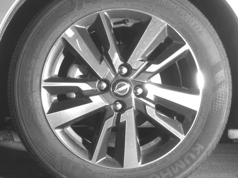 Used 2025 Nissan Versa SV image 12