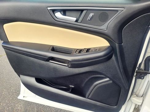 Certified 2022 Ford Edge SE image 14