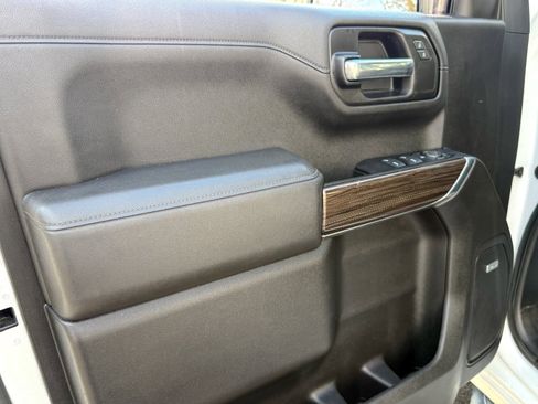 Used 2020 Chevrolet Silverado 1500 LT Trail Boss image 14