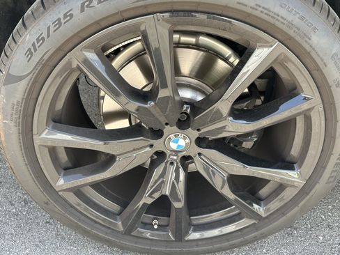 Used 2026 BMW X7 xDrive40i w/ M Sport Package AWD/4WD image 14
