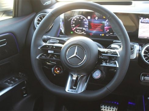 New 2025 Mercedes-Benz GLB 35 AMG 4MATIC image 7