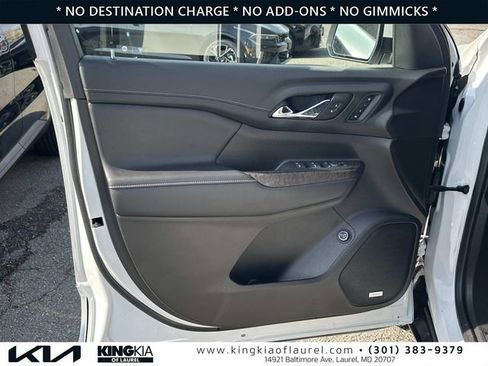 Used 2023 GMC Acadia Denali w/ Denali Technology Package AWD/4WD image 19