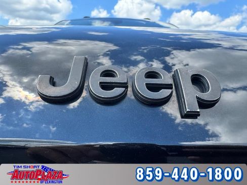Used 2021 Jeep Grand Cherokee L Summit w/ Luxury Tech Group V AWD/4WD image 13