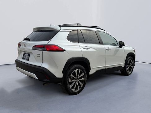 Used 2024 Toyota Corolla Cross XLE w/ Convenience Package image 3