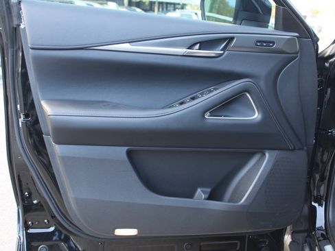 Certified 2025 INFINITI QX60 Luxe image 10