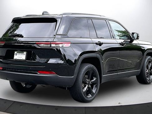 Used 2023 Jeep Grand Cherokee Altitude AWD/4WD image 9