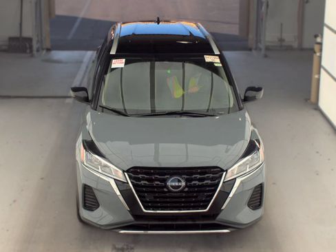 Used 2024 Nissan Kicks SV FWD image 2