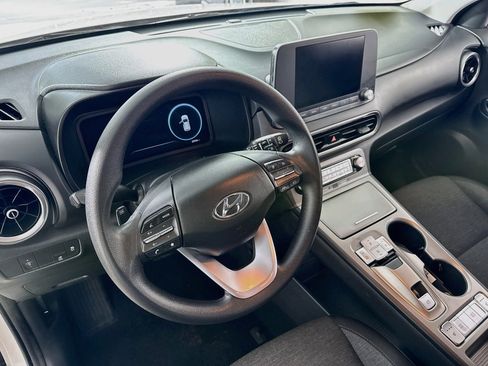 Used 2023 Hyundai Kona SE image 10