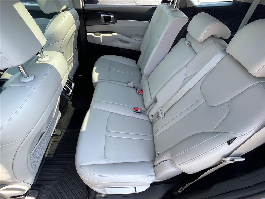 Used 2024 Kia Sorento S w/ Panoramic Sunroof Package FWD image 25