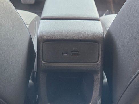 Certified 2025 Chevrolet Trax LT FWD image 16
