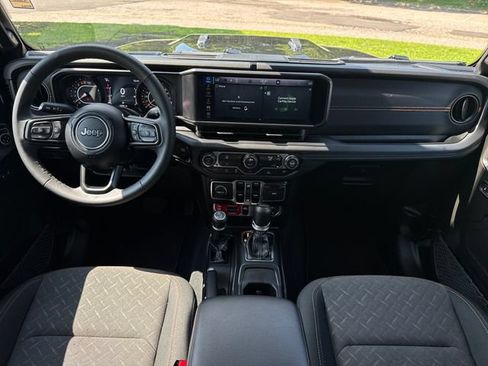Used 2026 Jeep Gladiator Mojave AWD/4WD image 33