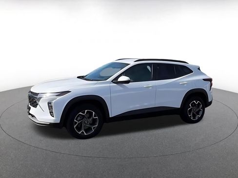 Used 2025 Chevrolet Trax LT image 7