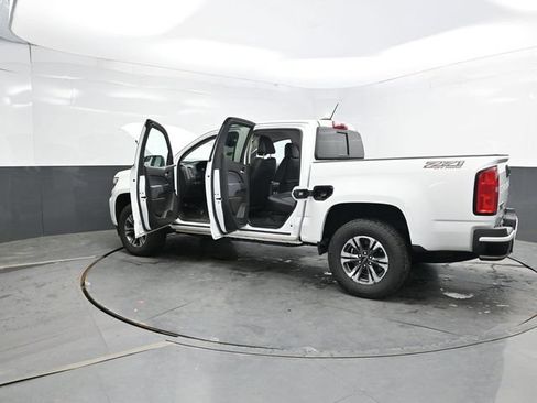 Used 2022 Chevrolet Colorado Z71 w/ Safety Package AWD/4WD image 37