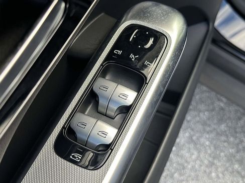 Certified 2025 Mercedes-Benz GLC 300 4MATIC image 20