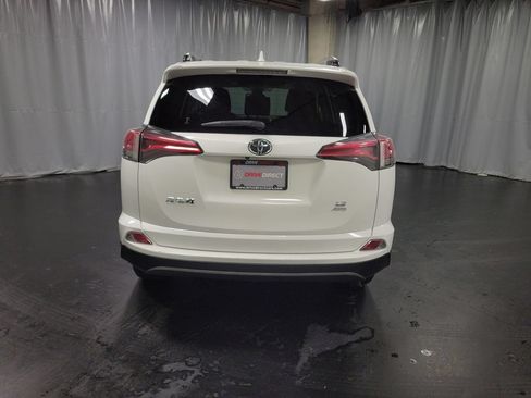 Used 2018 Toyota RAV4 LE w/ All Weather Liner Package AWD/4WD image 7