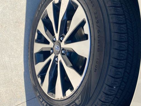 Used 2016 Subaru Outback 2.5i Limited AWD/4WD image 9