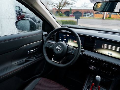 New 2026 Nissan Kicks SR image 11