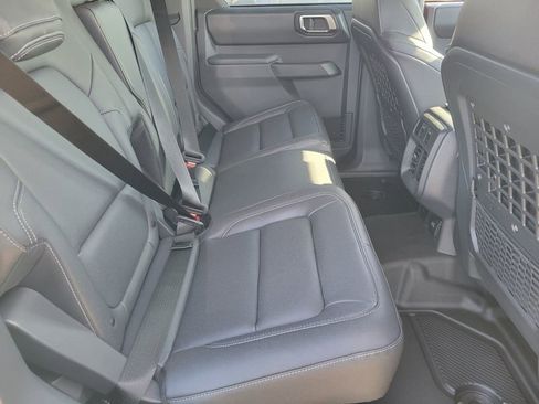 New 2025 Ford Bronco Badlands image 11