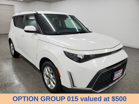 Used 2024 Kia Soul LX w/ Option Group 015 FWD image 3