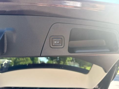 Used 2020 Buick Envision Essence FWD image 17