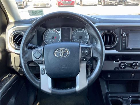 Used 2017 Toyota Tacoma SR5 image 5