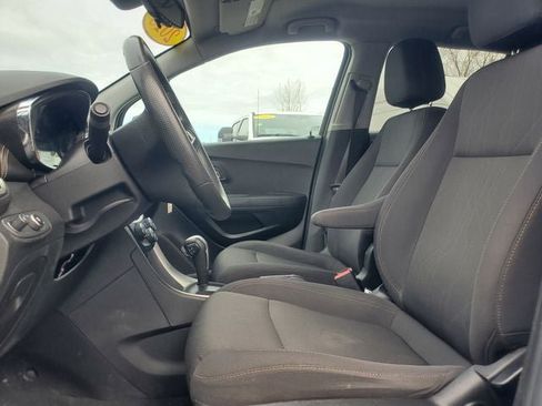 Used 2018 Chevrolet Trax LT FWD image 5
