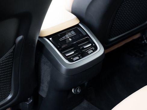 Used 2019 Volvo XC90 T6 Momentum image 27