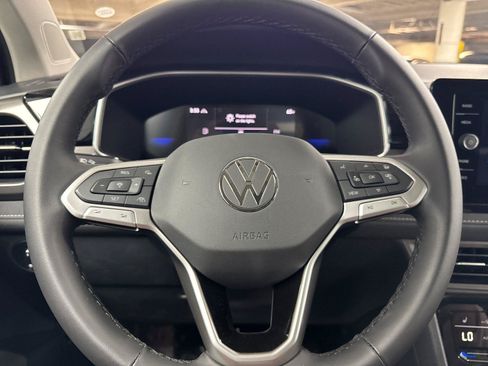 New 2026 Volkswagen Taos SE AWD/4WD image 22