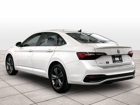 Used 2023 Volkswagen Jetta SE w/ Panoramic Sunroof Package FWD image 10