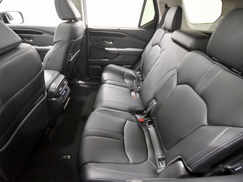 New 2025 Honda Pilot Touring image 14