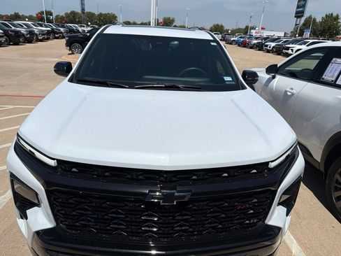 Used 2026 Chevrolet Traverse RS FWD image 6